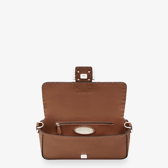 Baguette Medium 612 Hand-Sewn Topstitches - Image 4